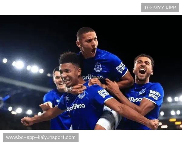 西汉姆联与伯恩利伤病报告及球员最新动态分析 西汉姆联与伯恩利伤病报告及球员最新动态分析