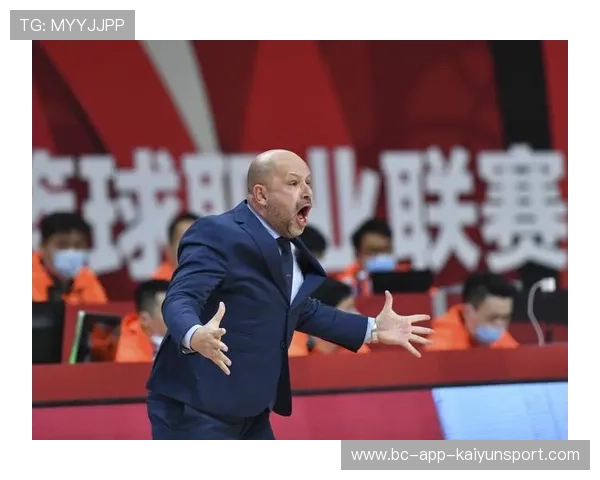 CBA 球队用全队跑位创造完美空间