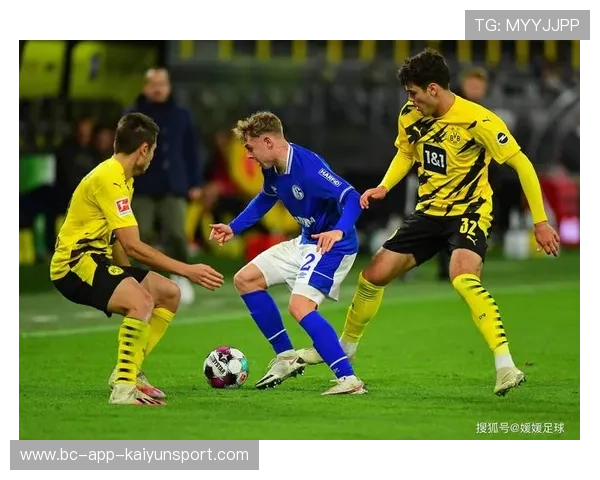 不莱梅整体推进紧凑且有效——足球战术的艺术 不莱梅整体推进紧凑且有效——足球战术的艺术