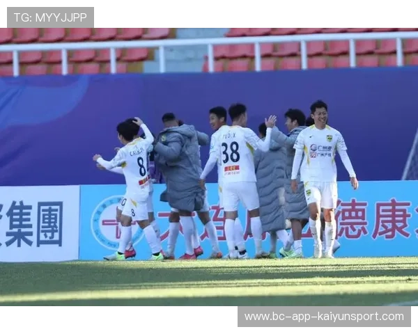 33岁夏达龙中乙再战，挑战外援防线欲刷存在感