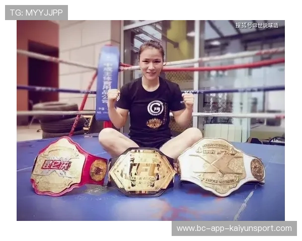 UFC拳手锁喉成功：荣耀背后的极限操控艺术